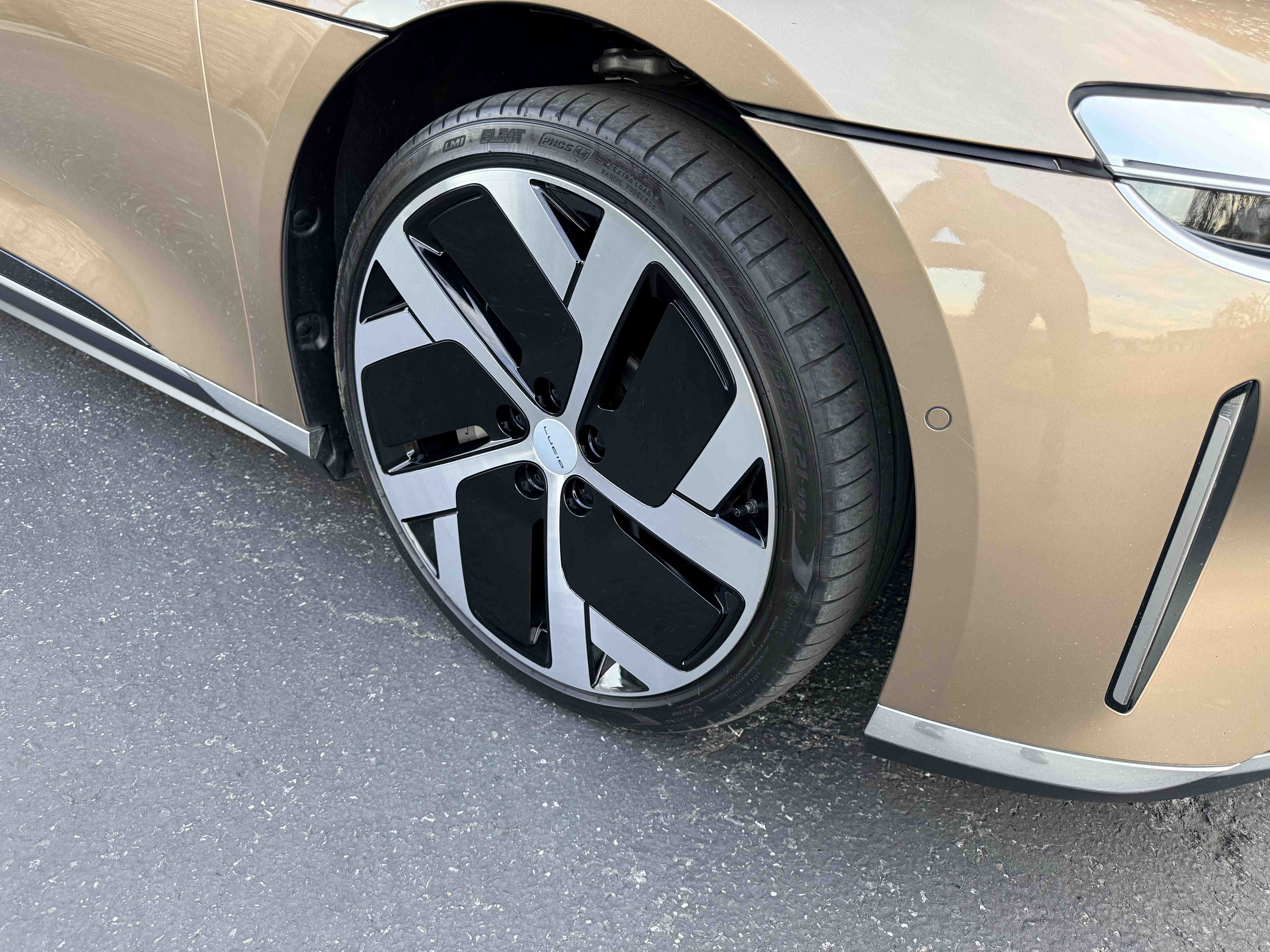 Front passenger wheel